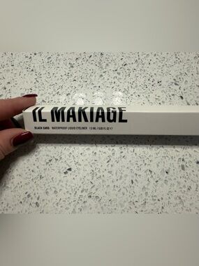 New in Box Il Makiage Waterproof Liquid Eyeliner – Black